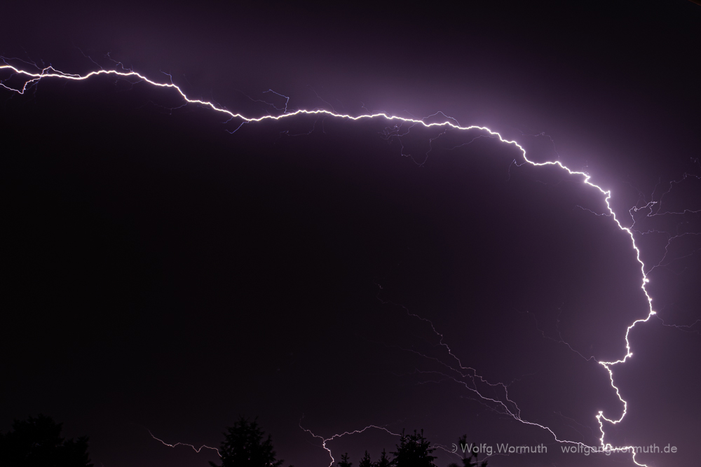 Gewitter, Blitz, Donner, Gewitter in der Nacht.